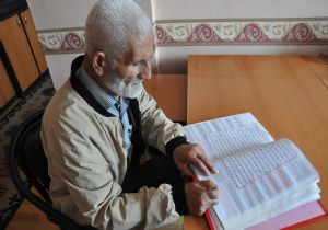 Hattatlara taş çıkarttı